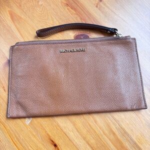 Micheal Kors wristlet